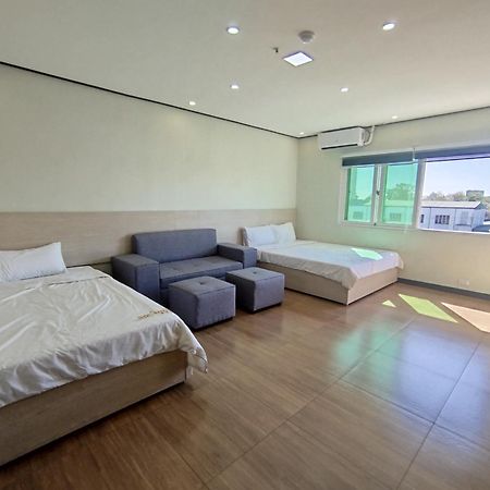 Emmaus Condotel Angeles Bagian luar foto
