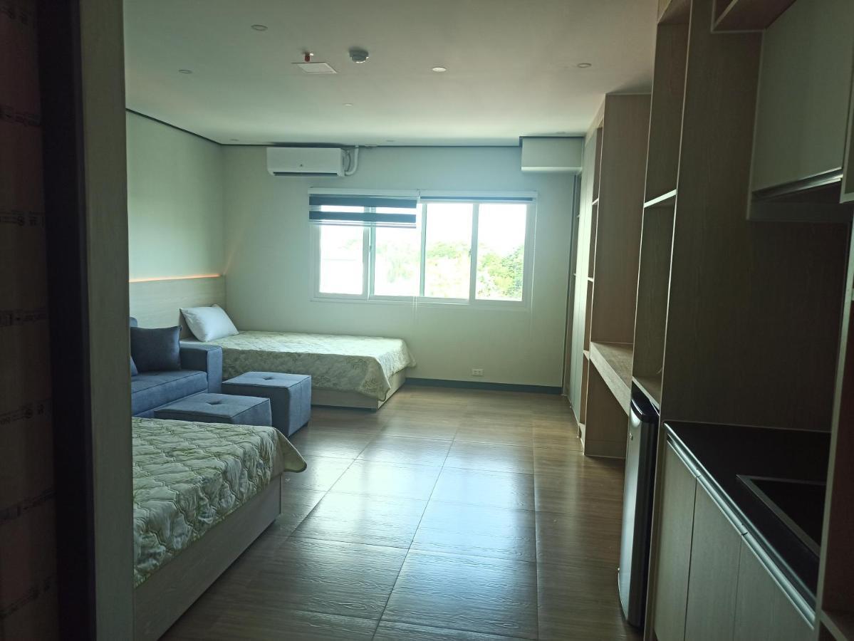Emmaus Condotel Angeles Bagian luar foto