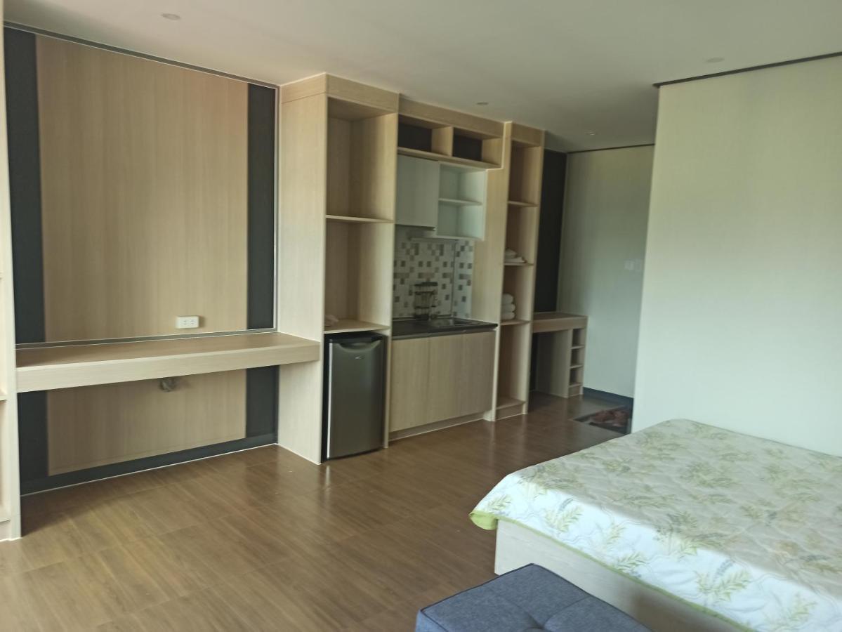 Emmaus Condotel Angeles Bagian luar foto