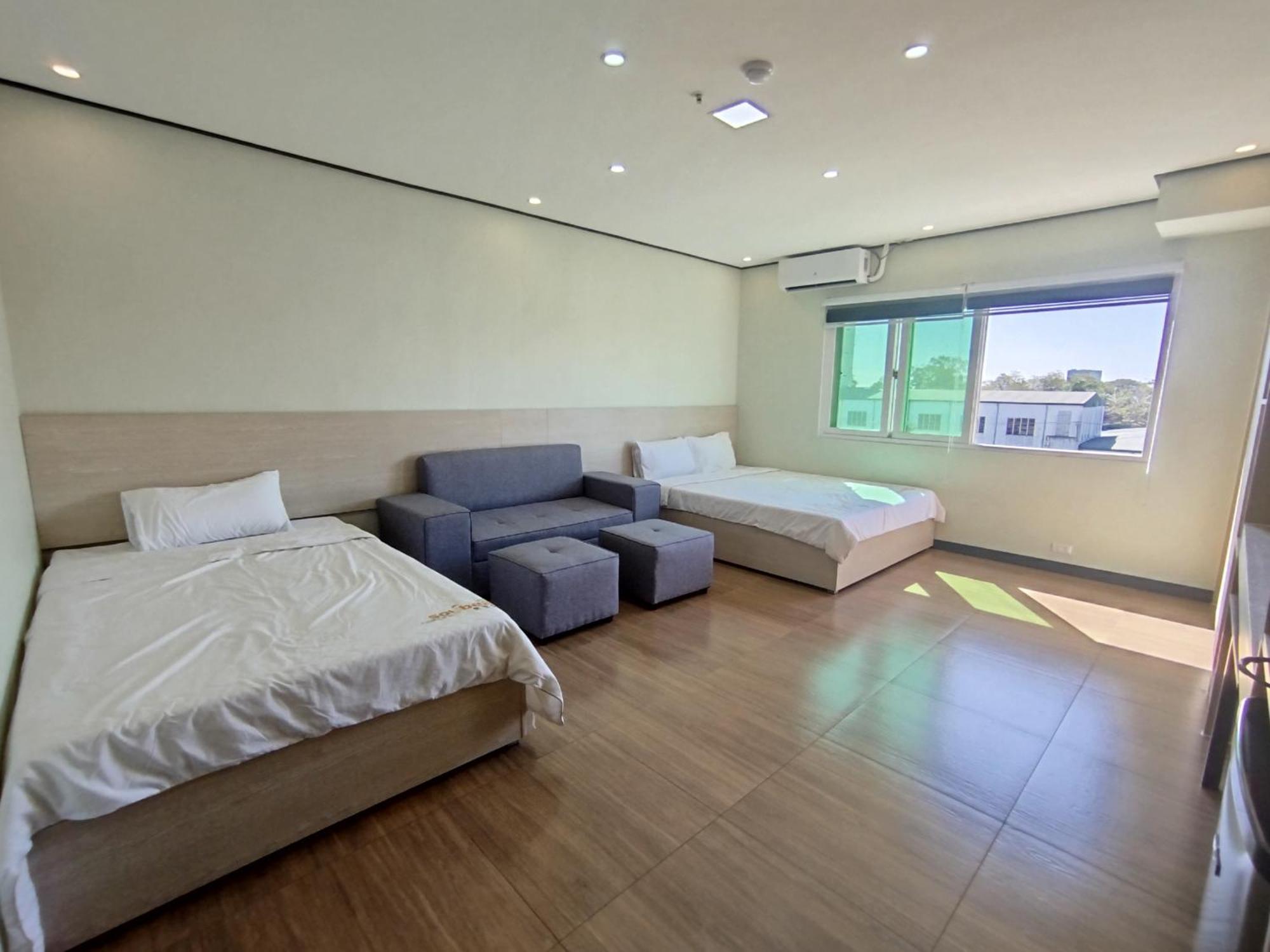 Emmaus Condotel Angeles Bagian luar foto